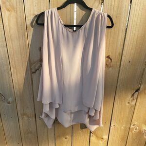 Cape style layered top with exposed zipper on the back Small